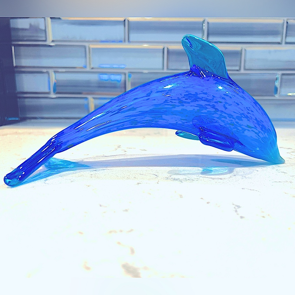 Glass leaping Dolphin  💜